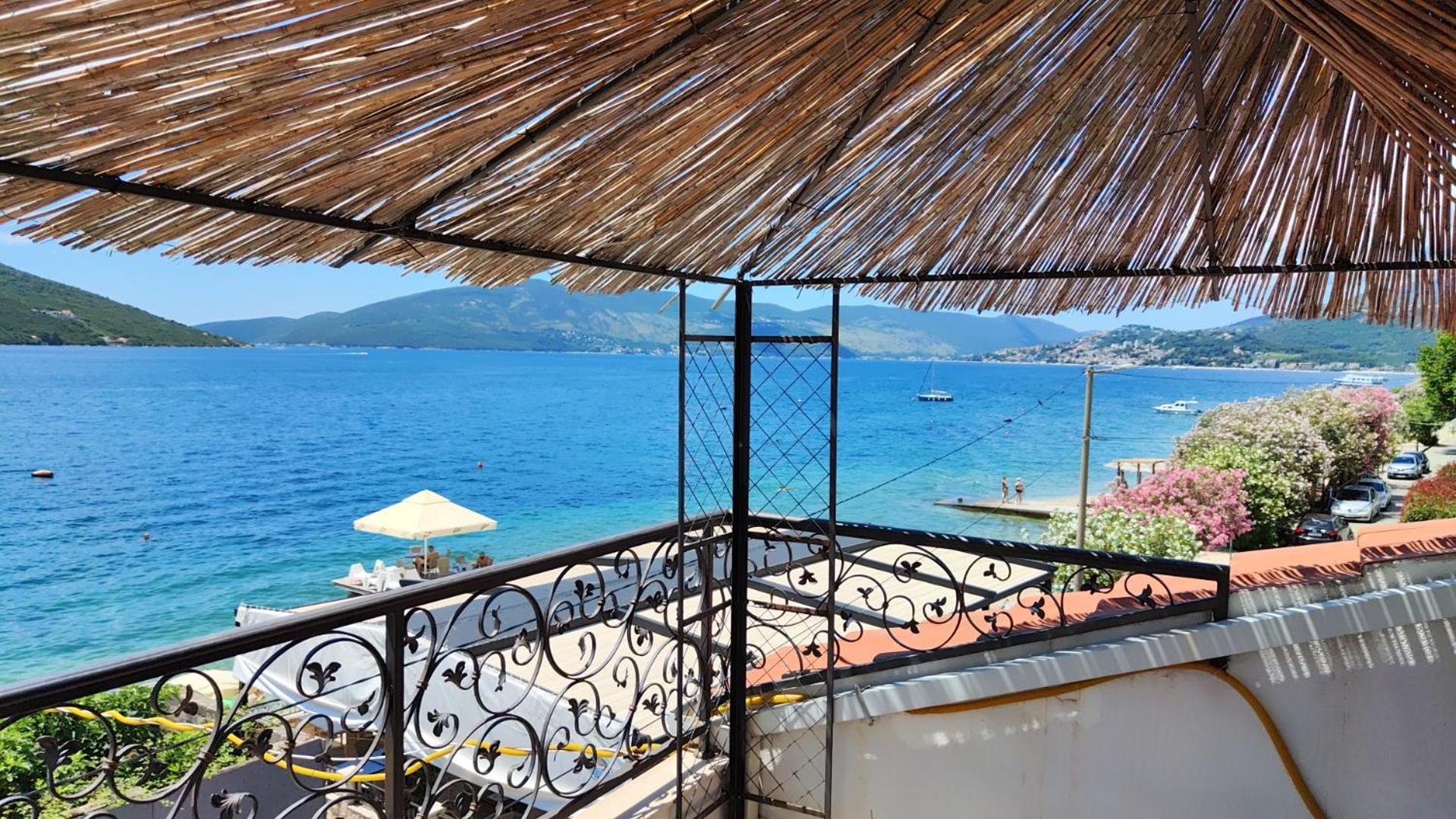 Apartment Sm Herceg Novi Ngoại thất bức ảnh